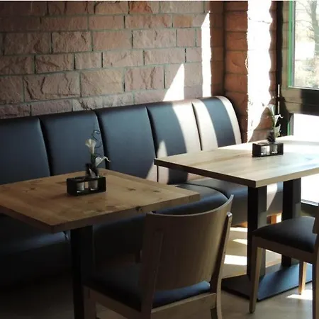 Sutter's Landhaus Gensingen