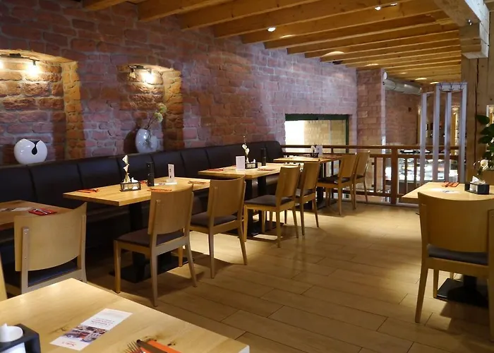 Sutter's Landhaus מלון 3*