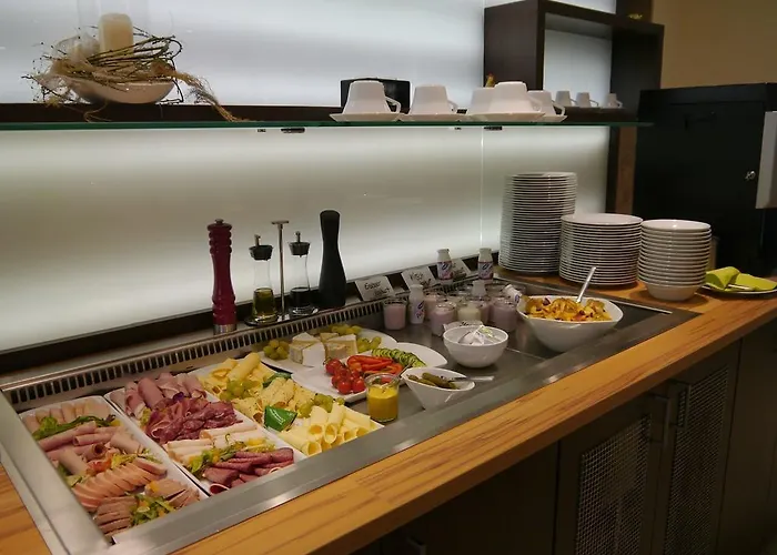 Sutter's Landhaus מלון 3*