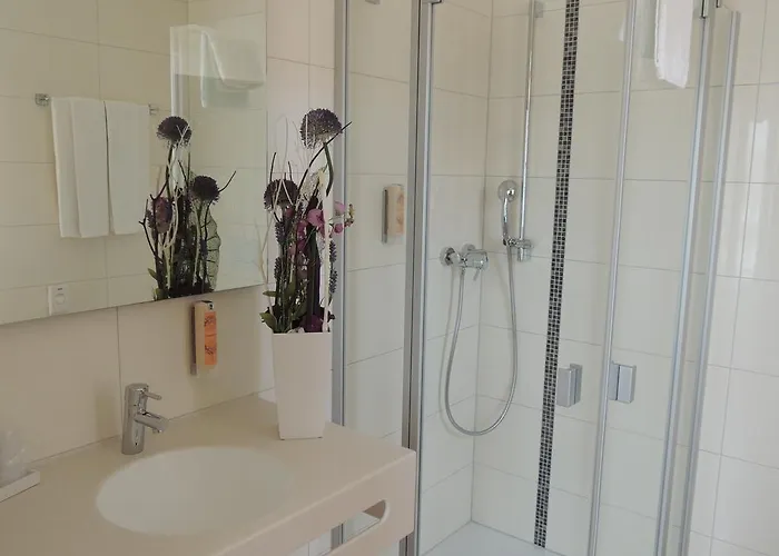 Sutter's Landhaus מלון Gensingen